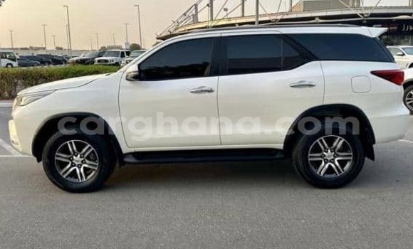 Buy Used Toyota Fortuner White Car in Accra in Greater Accra Buy Used Toyota Fortuner White Car in Accra in Greater Accra