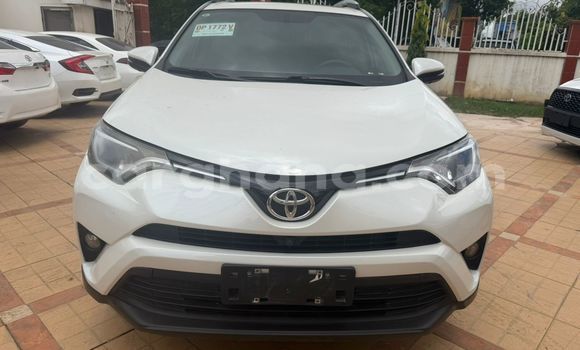 Buy Used Toyota RAV4 White Car in Accra in Greater Accra Buy Used Toyota RAV4 White Car in Accra in Greater Accra