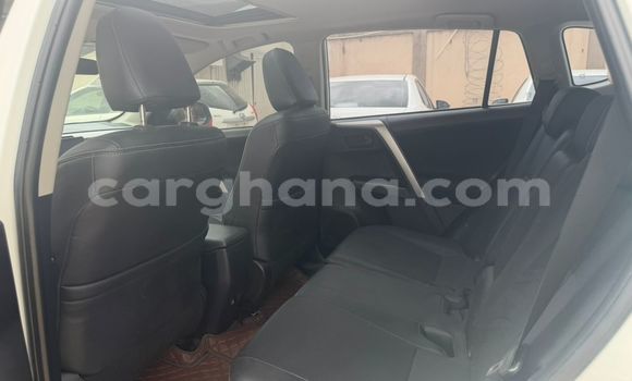 Buy Used Toyota RAV4 White Car in Accra in Greater Accra Buy Used Toyota RAV4 White Car in Accra in Greater Accra