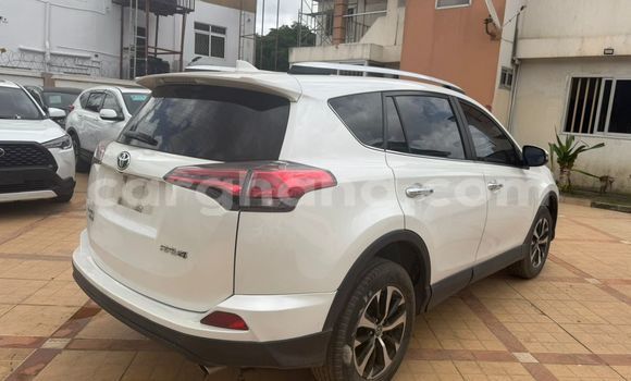 Buy Used Toyota RAV4 White Car in Accra in Greater Accra Buy Used Toyota RAV4 White Car in Accra in Greater Accra