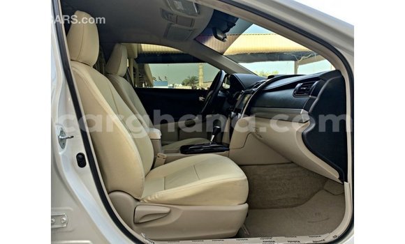 Sayi Imported Toyota Camry White Mota in Import - Dubai a Ashanti Sayi Imported Toyota Camry White Mota in Import - Dubai a Ashanti