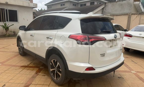 Buy Used Toyota RAV4 White Car in Accra in Greater Accra Buy Used Toyota RAV4 White Car in Accra in Greater Accra