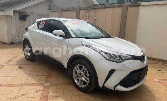 Buy Used Toyota C-HR White Car in Accra in Greater Accra Buy Used Toyota C-HR White Car in Accra in Greater Accra