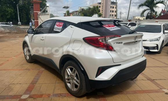 Buy Used Toyota C-HR White Car in Accra in Greater Accra Buy Used Toyota C-HR White Car in Accra in Greater Accra