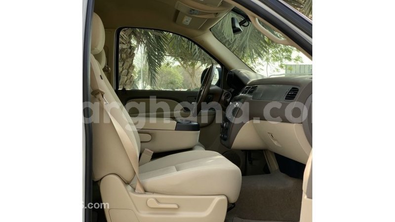 Big with watermark chevrolet tahoe ashanti import dubai 10927