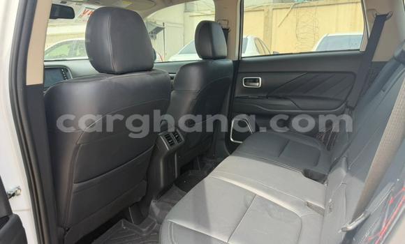 Ra Àlòkù Mitsubishi Outlander funfun Ọkọ̀ in Accra ni Greater Accra Ra Àlòkù Mitsubishi Outlander funfun Ọkọ̀ in Accra ni Greater Accra