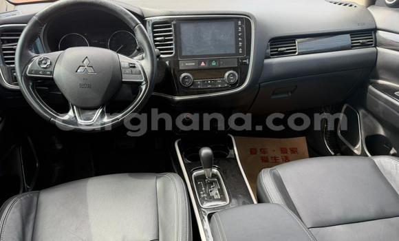 Ra Àlòkù Mitsubishi Outlander funfun Ọkọ̀ in Accra ni Greater Accra Ra Àlòkù Mitsubishi Outlander funfun Ọkọ̀ in Accra ni Greater Accra
