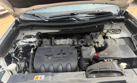 Ra Àlòkù Mitsubishi Outlander funfun Ọkọ̀ in Accra ni Greater Accra Ra Àlòkù Mitsubishi Outlander funfun Ọkọ̀ in Accra ni Greater Accra
