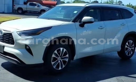 Buy Used Toyota Highlander White Car in Accra in Greater Accra Buy Used Toyota Highlander White Car in Accra in Greater Accra
