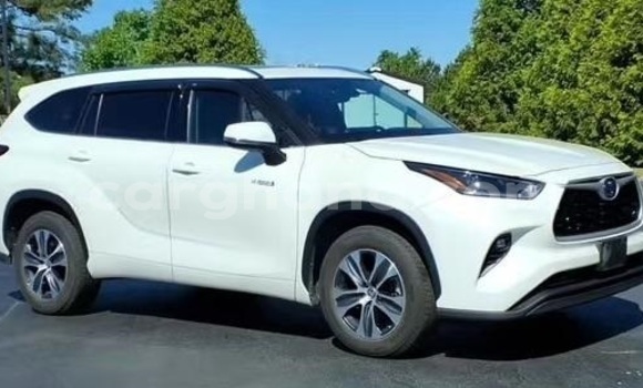 Buy Used Toyota Highlander White Car in Accra in Greater Accra Buy Used Toyota Highlander White Car in Accra in Greater Accra
