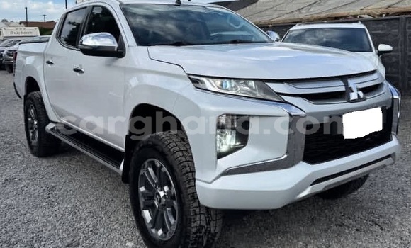 Buy Used Mitsubishi L200 White Car in Accra in Greater Accra