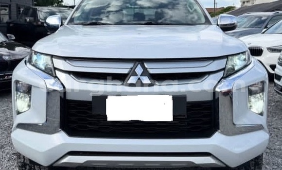 Buy Used Mitsubishi L200 White Car in Accra in Greater Accra Buy Used Mitsubishi L200 White Car in Accra in Greater Accra