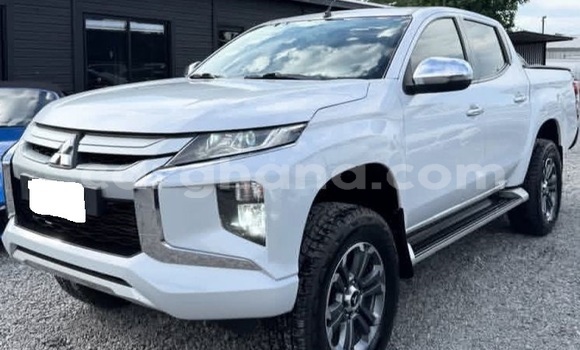 Buy Used Mitsubishi L200 White Car in Accra in Greater Accra Buy Used Mitsubishi L200 White Car in Accra in Greater Accra