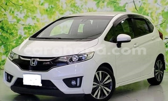 Buy Used Honda FIT White Car in Accra in Greater Accra