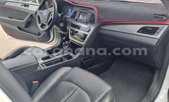 Buy Used Hyundai Sonata White Car in Accra in Greater Accra Buy Used Hyundai Sonata White Car in Accra in Greater Accra