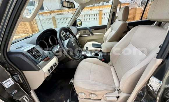 Buy Used Mitsubishi Pajero Black Car in Accra in Greater Accra Buy Used Mitsubishi Pajero Black Car in Accra in Greater Accra