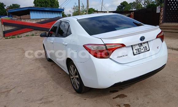 Buy Used Toyota Corolla White Car in Accra in Greater Accra Buy Used Toyota Corolla White Car in Accra in Greater Accra