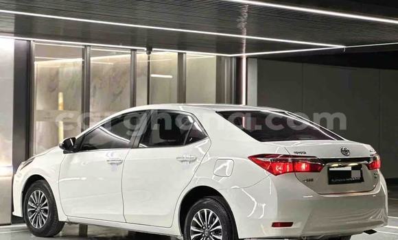 Buy Used Toyota Corolla White Car in Abura in Central