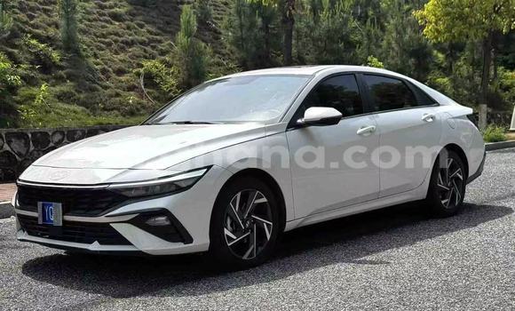 Buy Used Hyundai Elantra White Car in Abura in Central