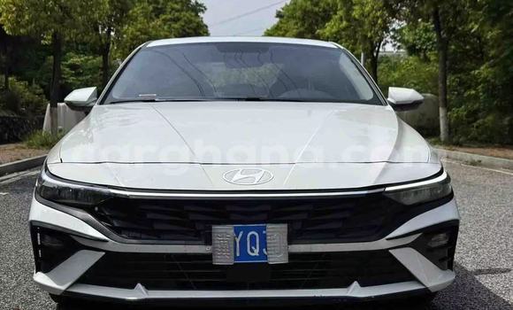Buy Used Hyundai Elantra White Car in Abura in Central Buy Used Hyundai Elantra White Car in Abura in Central