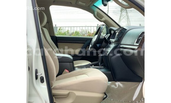 Sayi Imported Toyota Land Cruiser White Mota in Import - Dubai a Ashanti Sayi Imported Toyota Land Cruiser White Mota in Import - Dubai a Ashanti