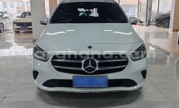 Buy Used Mercedes-Benz C180 coupe White Car in Accra in Greater Accra