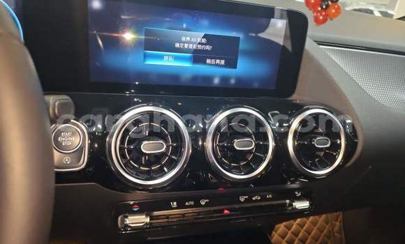 Buy Used Mercedes-Benz C180 coupe White Car in Accra in Greater Accra Buy Used Mercedes-Benz C180 coupe White Car in Accra in Greater Accra