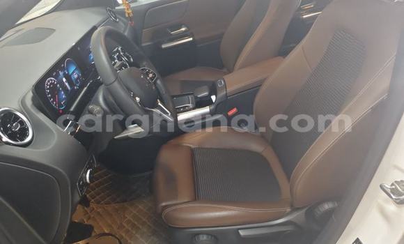 Buy Used Mercedes-Benz C180 coupe White Car in Accra in Greater Accra Buy Used Mercedes-Benz C180 coupe White Car in Accra in Greater Accra