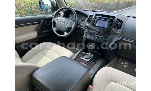 Sayi Imported Toyota Land Cruiser White Mota in Import - Dubai a Ashanti Sayi Imported Toyota Land Cruiser White Mota in Import - Dubai a Ashanti