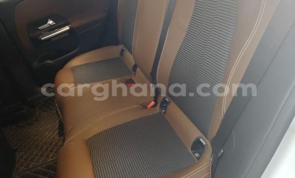 Buy Used Mercedes-Benz C180 coupe White Car in Accra in Greater Accra Buy Used Mercedes-Benz C180 coupe White Car in Accra in Greater Accra