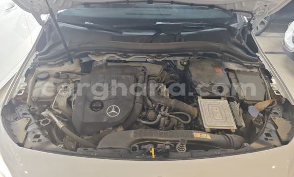 Buy Used Mercedes-Benz C180 coupe White Car in Accra in Greater Accra Buy Used Mercedes-Benz C180 coupe White Car in Accra in Greater Accra