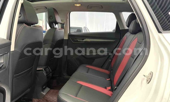 Ra Àlòkù Skoda Karoq funfun Ọkọ̀ in Abetifi ni Oorun Ra Àlòkù Skoda Karoq funfun Ọkọ̀ in Abetifi ni Oorun