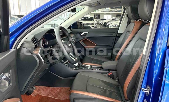 Ra Àlòkù Audi Q3 Blue Ọkọ̀ in Abetifi ni Oorun Ra Àlòkù Audi Q3 Blue Ọkọ̀ in Abetifi ni Oorun