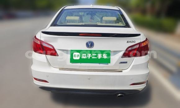 Ra Imported Changan Eado funfun Ọkọ̀ in Accra ni Greater Accra Ra Imported Changan Eado funfun Ọkọ̀ in Accra ni Greater Accra
