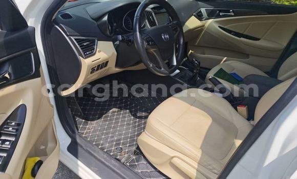 Ra Imported Changan Eado funfun Ọkọ̀ in Accra ni Greater Accra Ra Imported Changan Eado funfun Ọkọ̀ in Accra ni Greater Accra