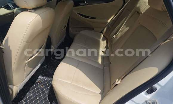 Ra Imported Changan Eado funfun Ọkọ̀ in Accra ni Greater Accra Ra Imported Changan Eado funfun Ọkọ̀ in Accra ni Greater Accra