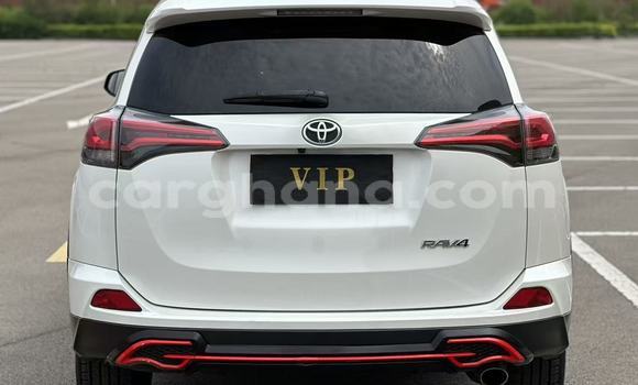 Buy Used Toyota RAV4 White Car in Accra in Greater Accra Buy Used Toyota RAV4 White Car in Accra in Greater Accra