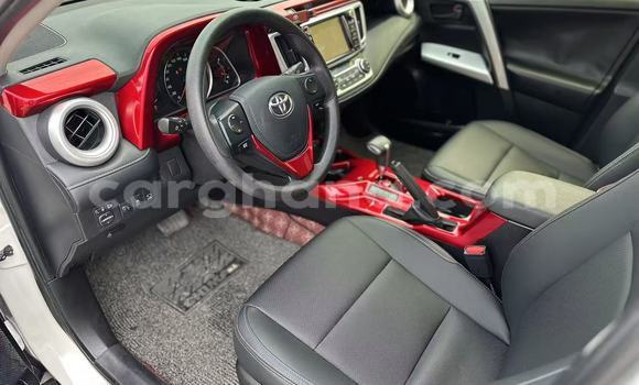 Buy Used Toyota RAV4 White Car in Accra in Greater Accra Buy Used Toyota RAV4 White Car in Accra in Greater Accra