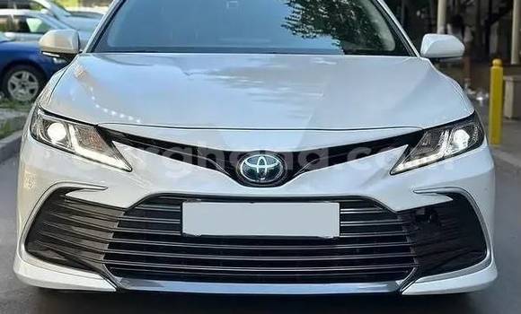Buy Used Toyota Camry White Car in Accra in Greater Accra