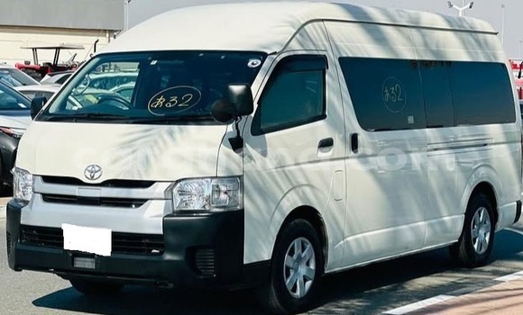 Buy Used Toyota Hiace White Car in Accra in Greater Accra