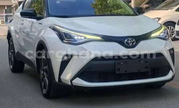 Buy Used Toyota C-HR White Car in Accra in Greater Accra Buy Used Toyota C-HR White Car in Accra in Greater Accra