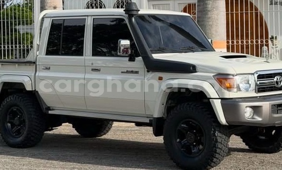 Ra Àlòkù Toyota Land Cruiser funfun Ọkọ̀ in Accra ni Greater Accra Ra Àlòkù Toyota Land Cruiser funfun Ọkọ̀ in Accra ni Greater Accra