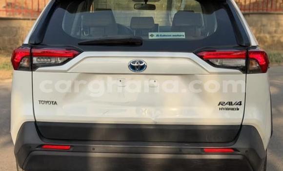 Sayi Na hannu Toyota RAV4 White Mota in Accra a Greater Accra Sayi Na hannu Toyota RAV4 White Mota in Accra a Greater Accra