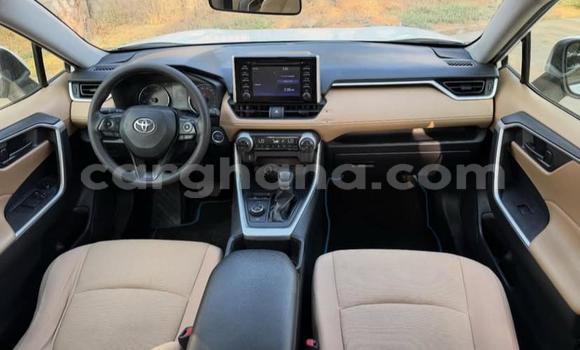 Sayi Na hannu Toyota RAV4 White Mota in Accra a Greater Accra Sayi Na hannu Toyota RAV4 White Mota in Accra a Greater Accra