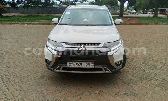Buy Used Mitsubishi Outlander White Car in Accra in Greater Accra