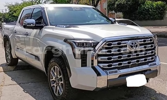 Buy Used Toyota Tundra White Car in Accra in Greater Accra