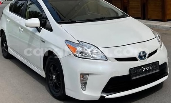 Buy Used Toyota Prius White Car in Accra in Greater Accra