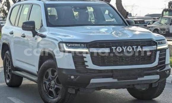 Buy Used Toyota Land Cruiser White Car in Accra in Greater Accra
