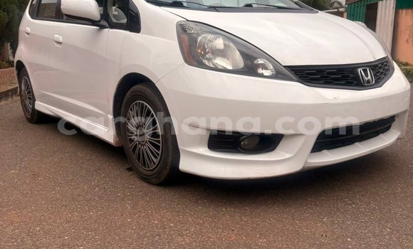 Ra Imported Honda FIT funfun Ọkọ̀ in Accra ni Greater Accra Ra Imported Honda FIT funfun Ọkọ̀ in Accra ni Greater Accra