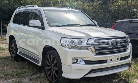 Buy Import Toyota Land Cruiser White Car in Accra in Greater Accra